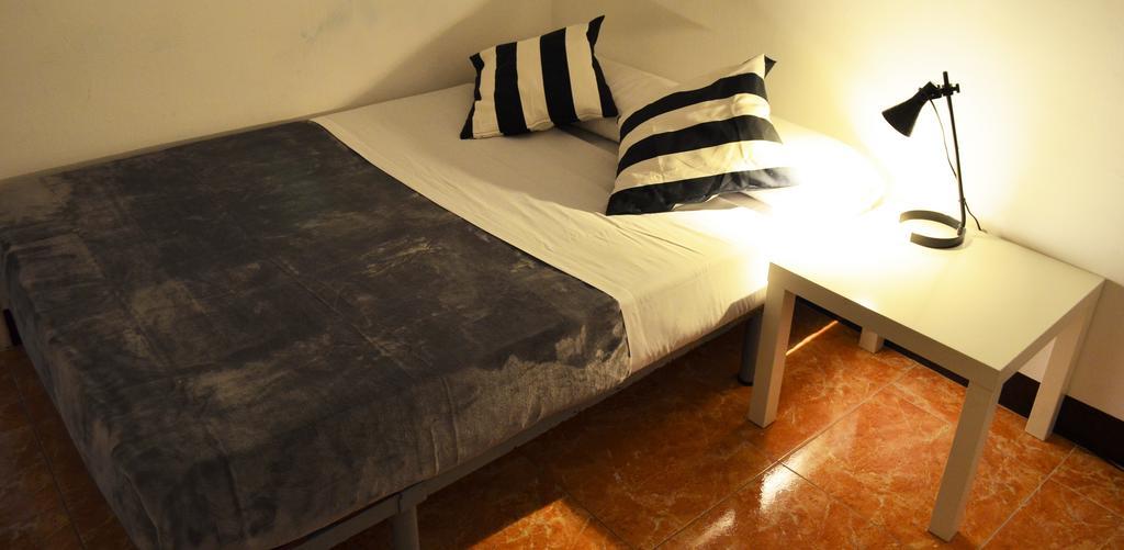 Mybedbcn Vandrehjem Barcelona Værelse billede